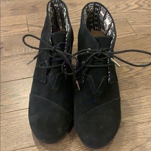 TOMS Desert Suede Wedges